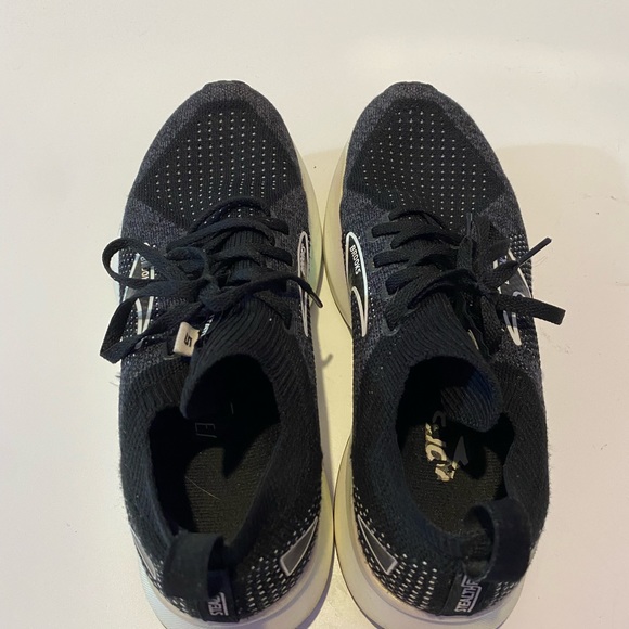 Brooks Levitate 5 Stealthfit Running shoes - Picture 4 of 6